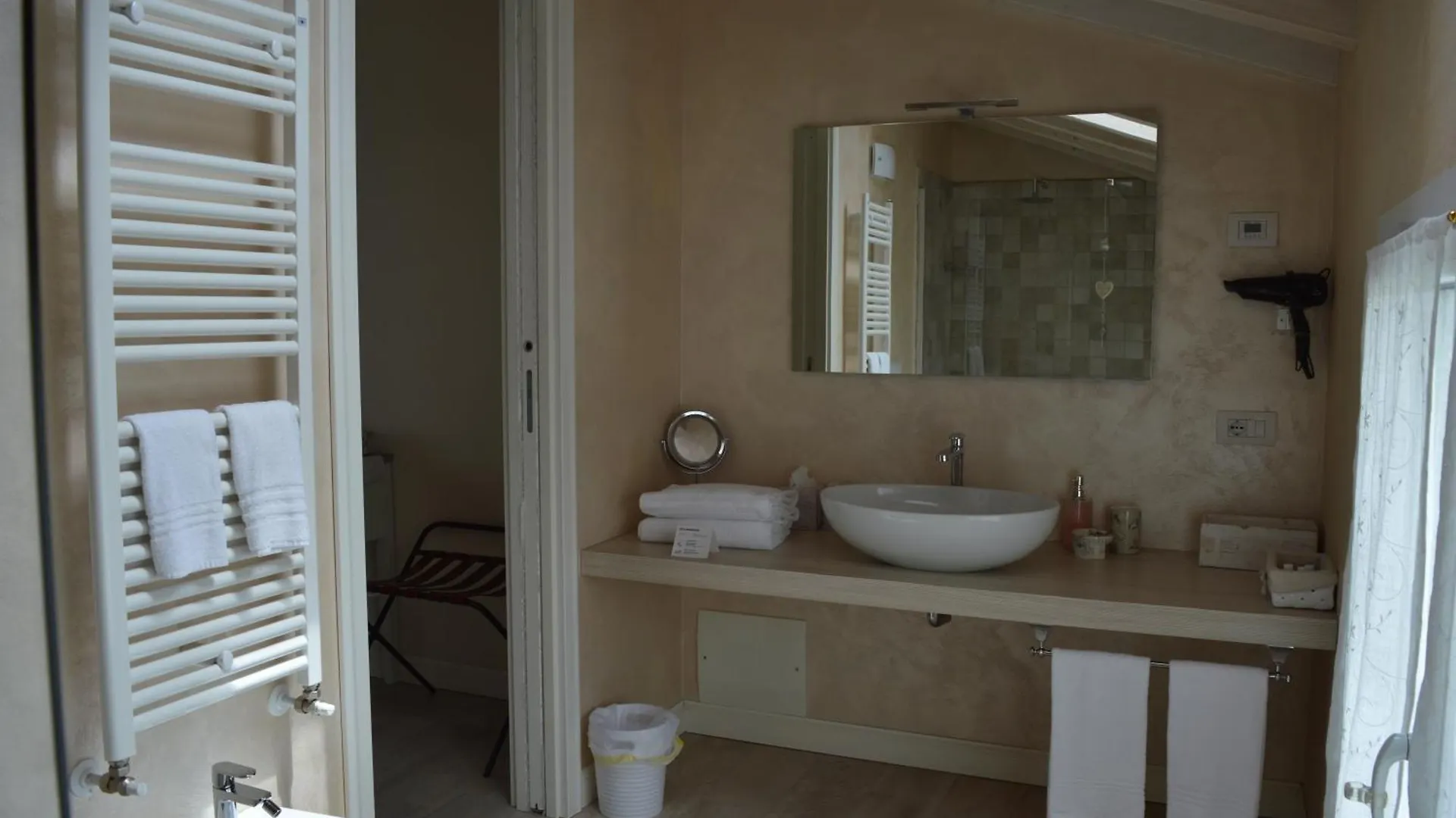 B&B La Fiaba Sirmione Oda ve Kahvaltı